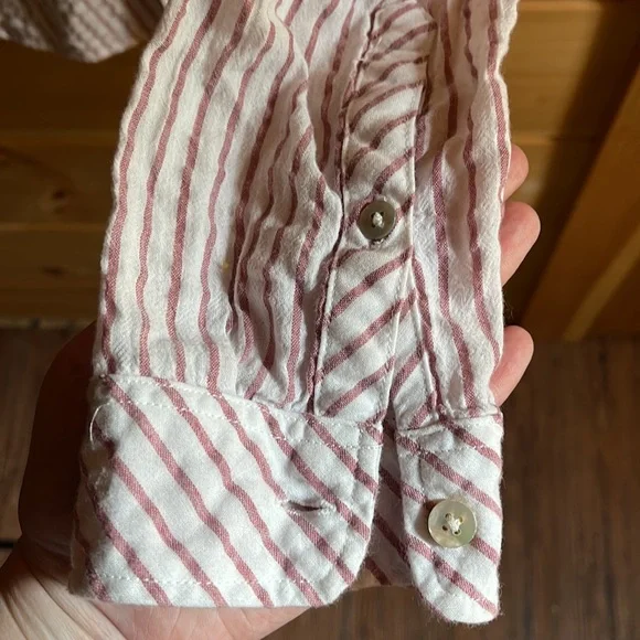 Faherty Button Up. - Picture 4 of 4